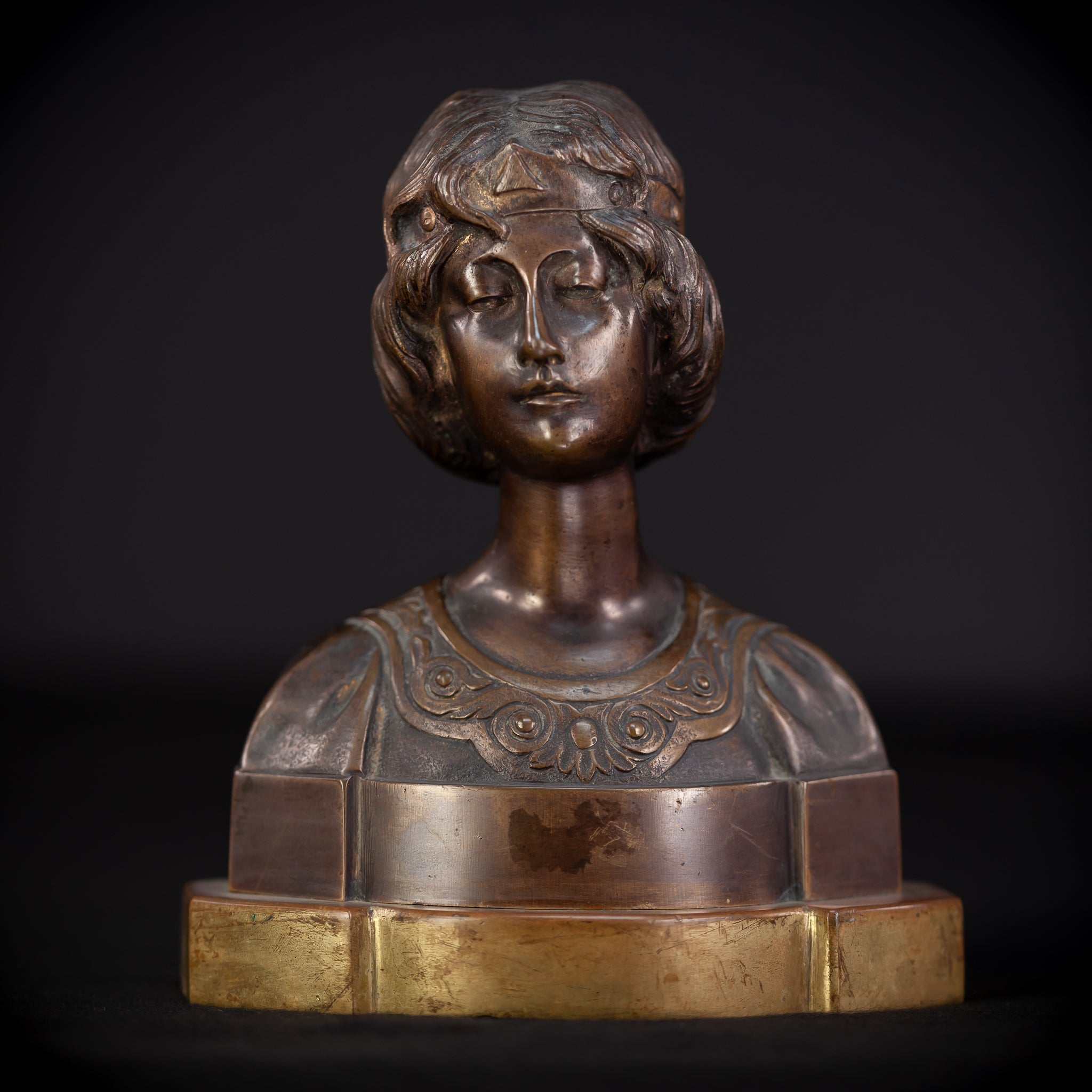 Art Nouveau Girl Bronze Sculpture | 6.7"