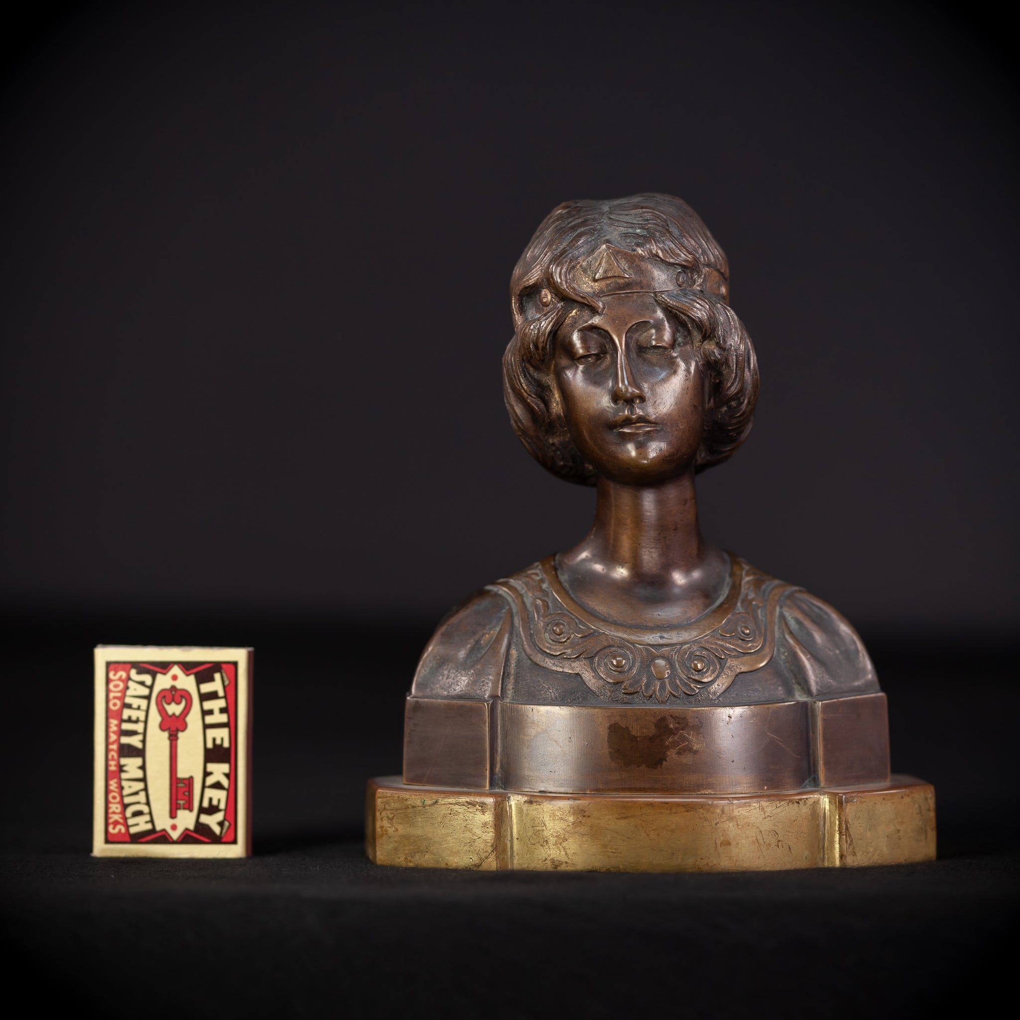 Art Nouveau Girl Bronze Sculpture | 6.7"