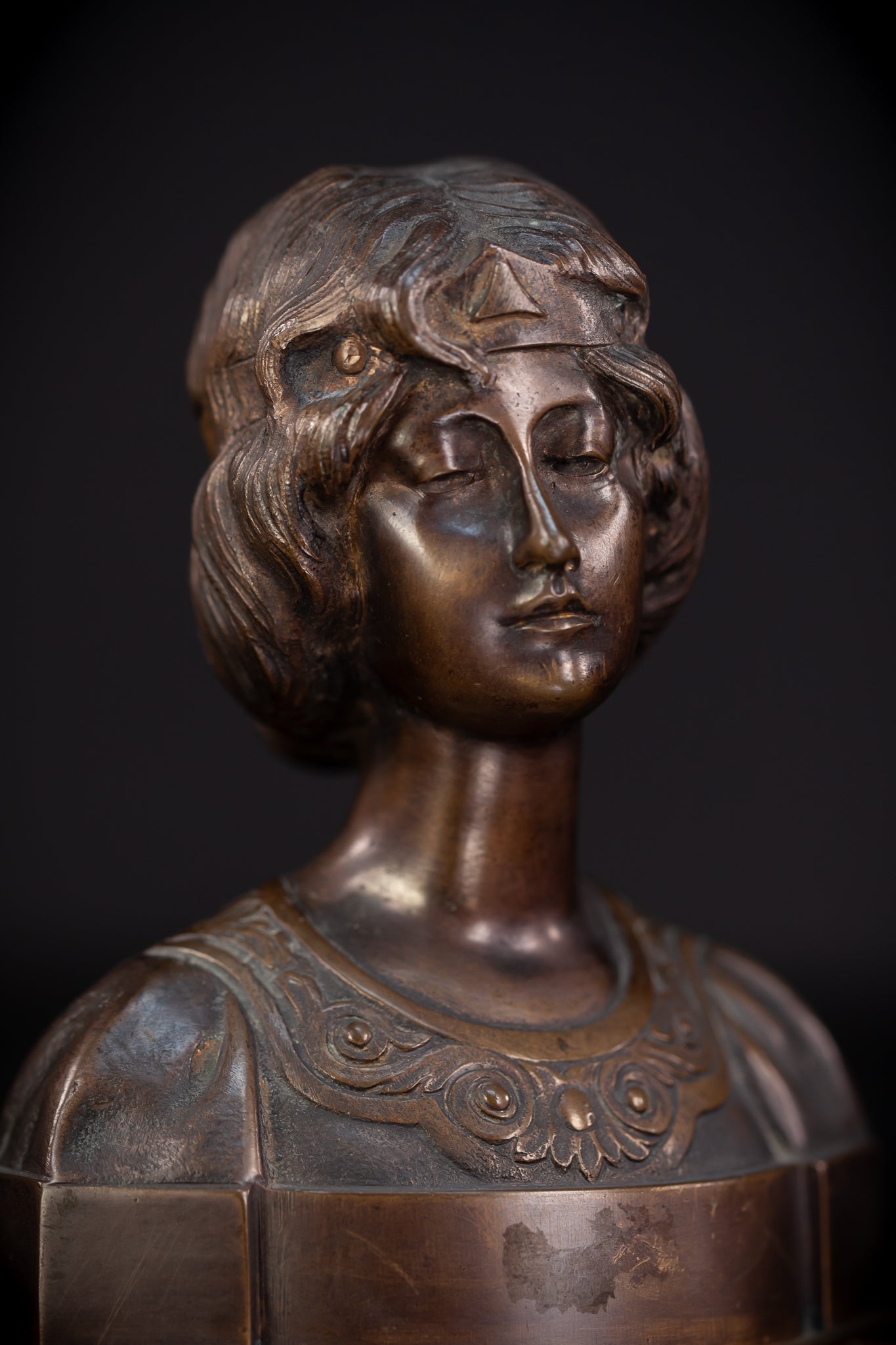 Art Nouveau Girl Bronze Sculpture | 6.7"