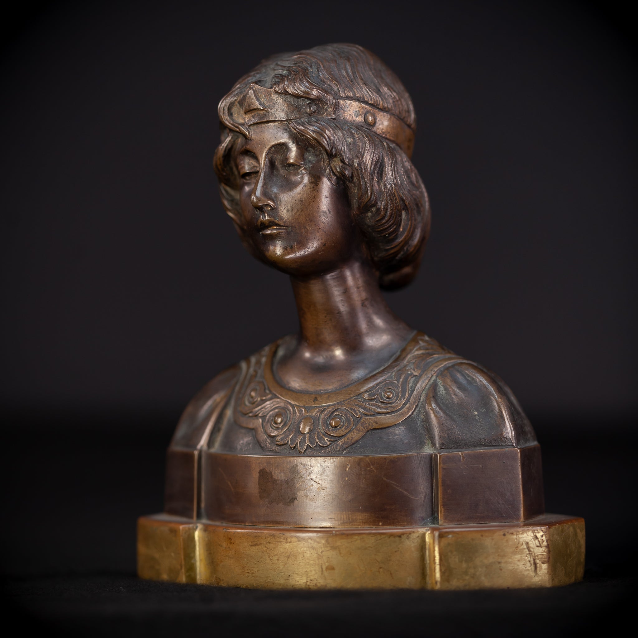 Art Nouveau Girl Bronze Sculpture | 6.7"