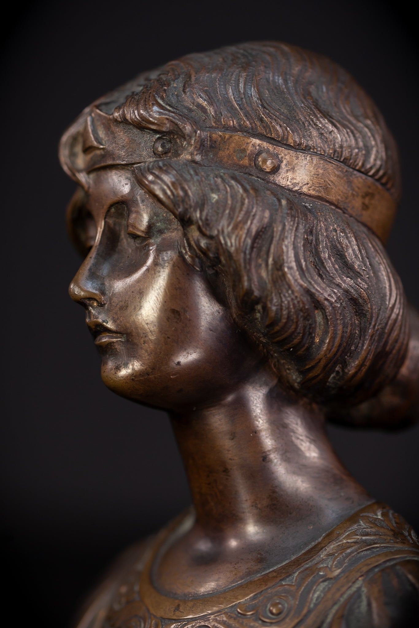 Art Nouveau Girl Bronze Sculpture | 6.7"