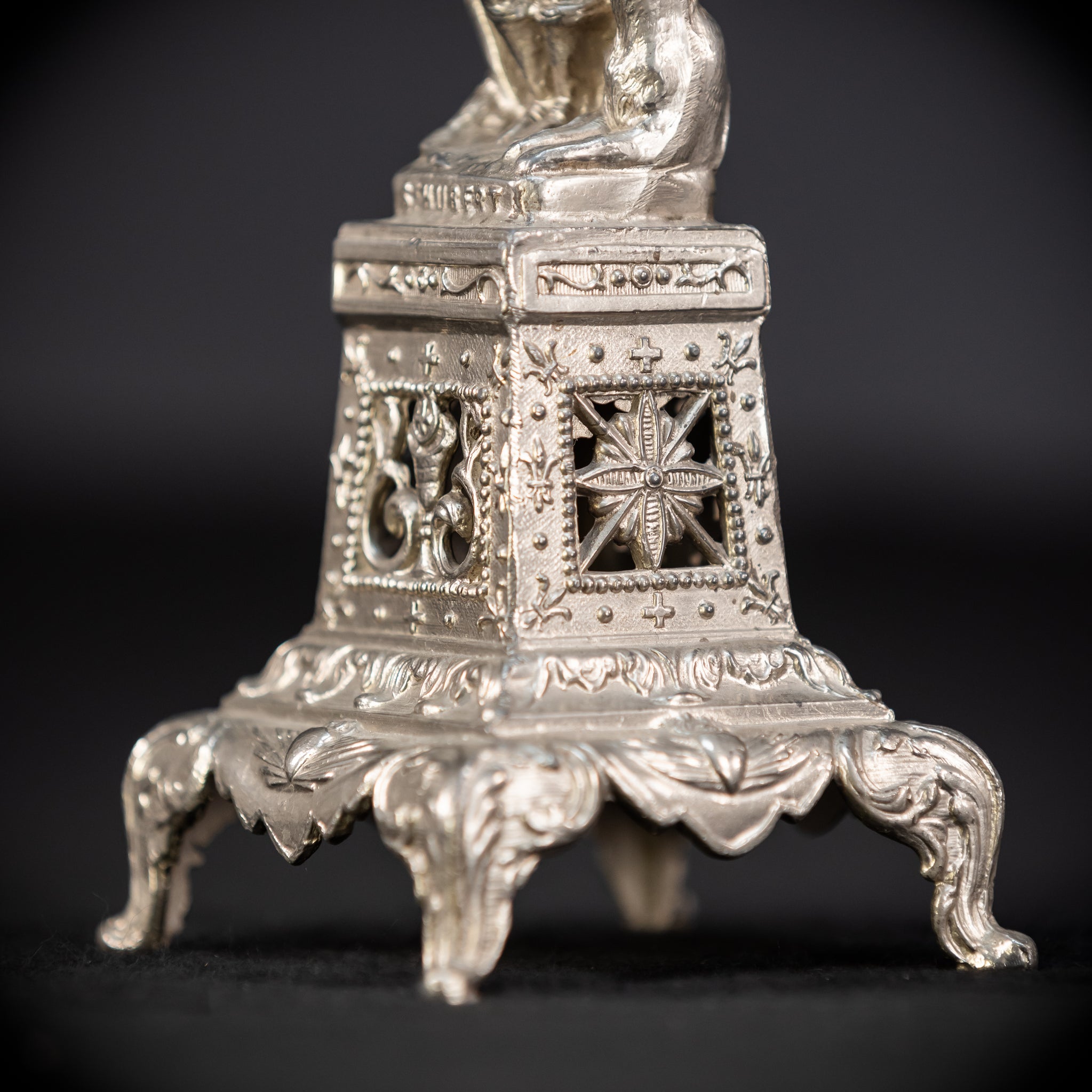 St Hubert Silvered Metal | Early 1900s Antique | 8.1” / 20.5 cm