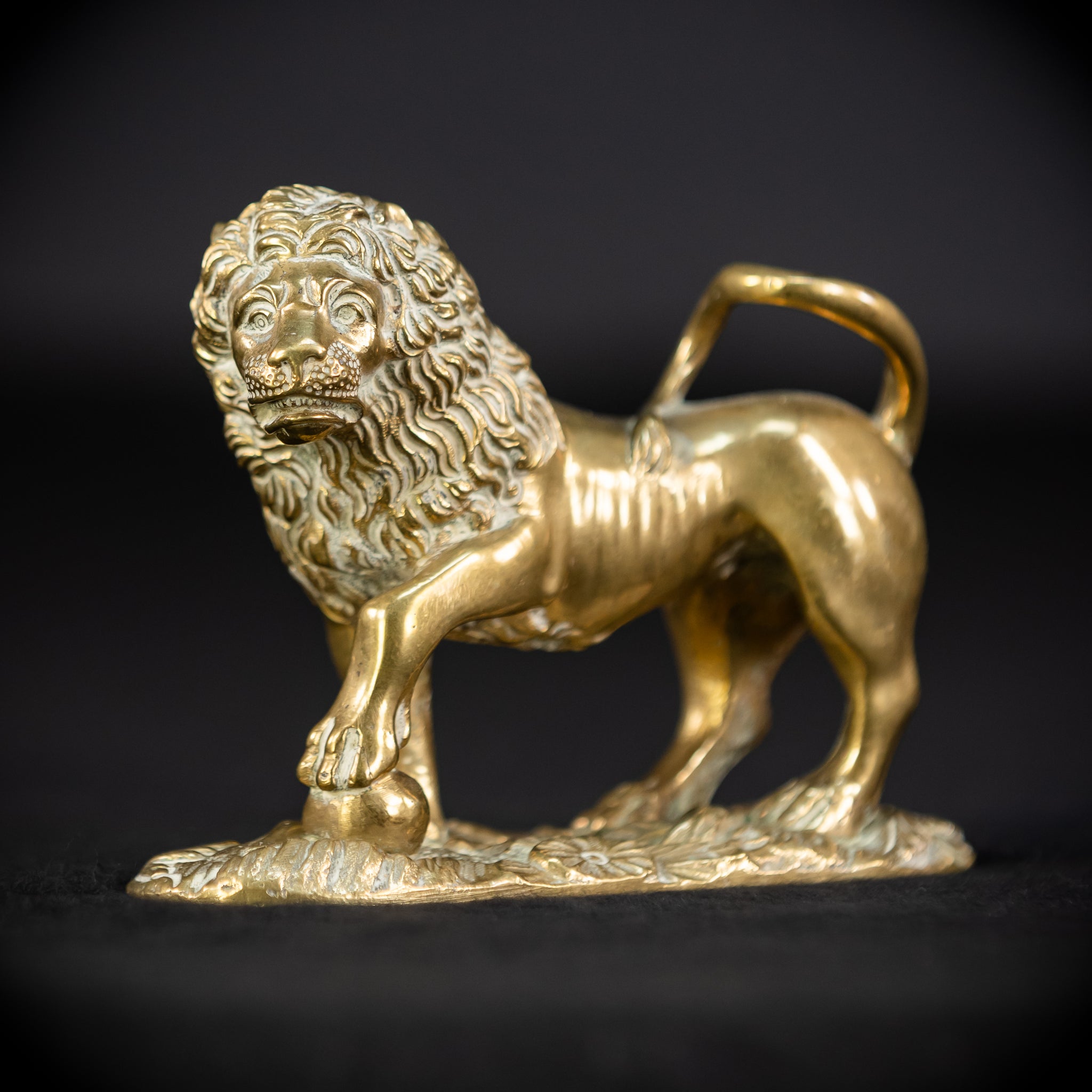 Bronze Lion Statue | Antique 1700s | 4.7"/ 12 cm