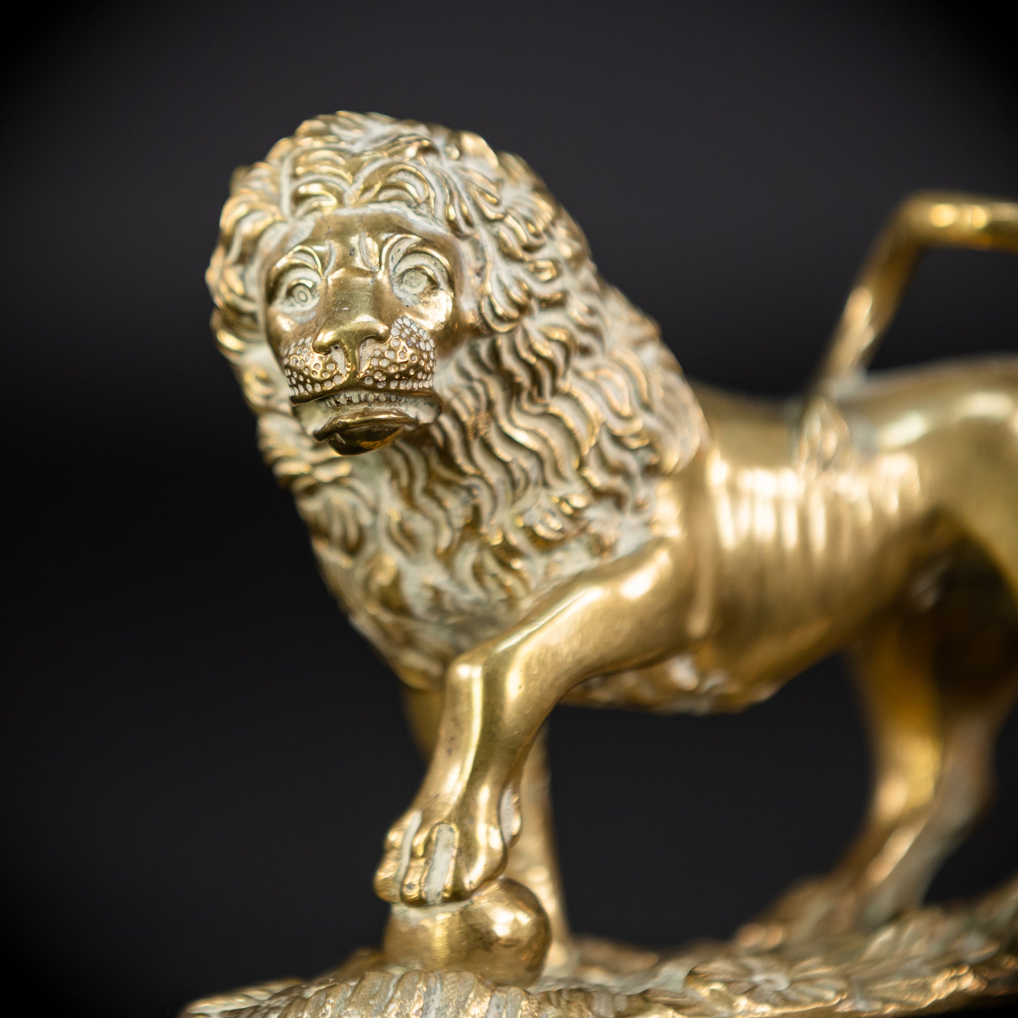 Bronze Lion Statue | Antique 1700s | 4.7"/ 12 cm