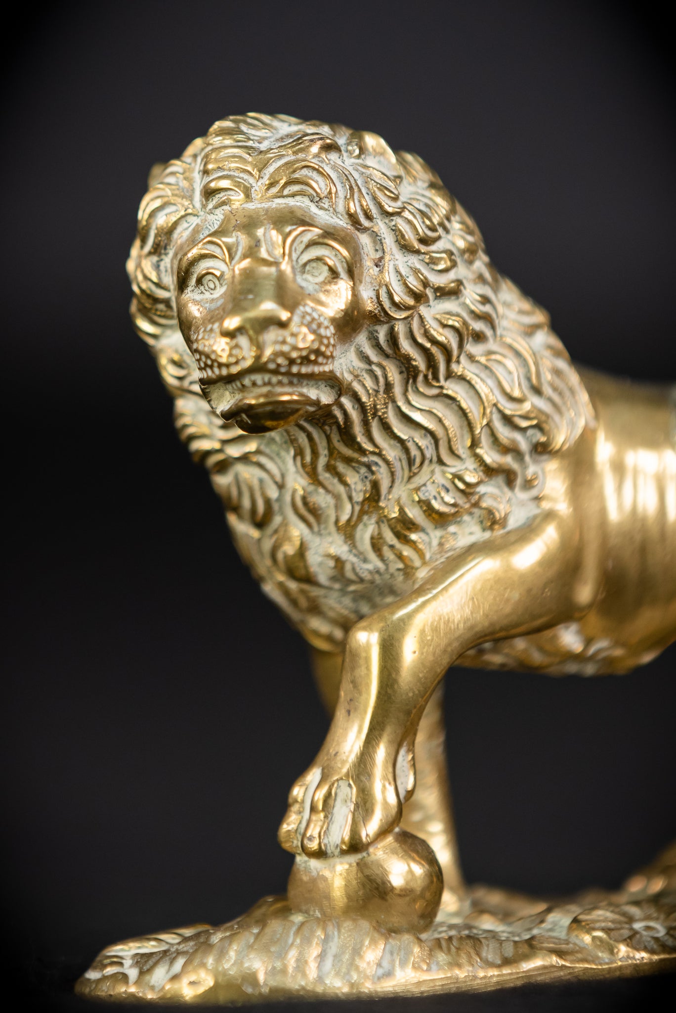Bronze Lion Statue | Antique 1700s | 4.7"/ 12 cm