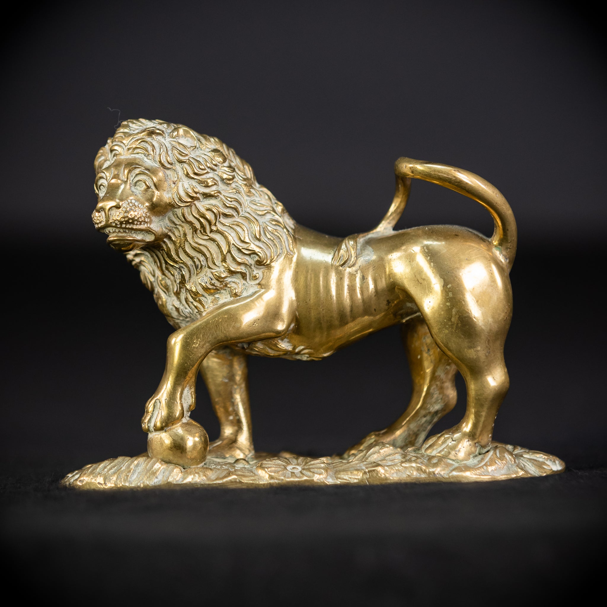 Bronze Lion Statue | Antique 1700s | 4.7"/ 12 cm