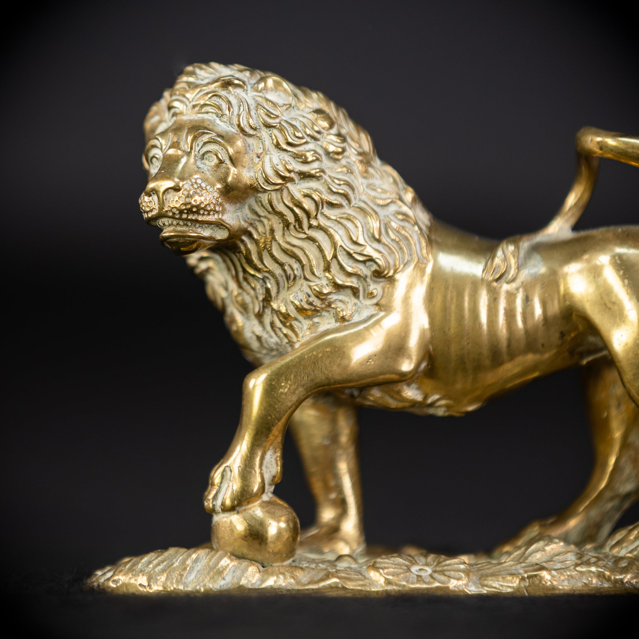 Bronze Lion Statue | Antique 1700s | 4.7"/ 12 cm
