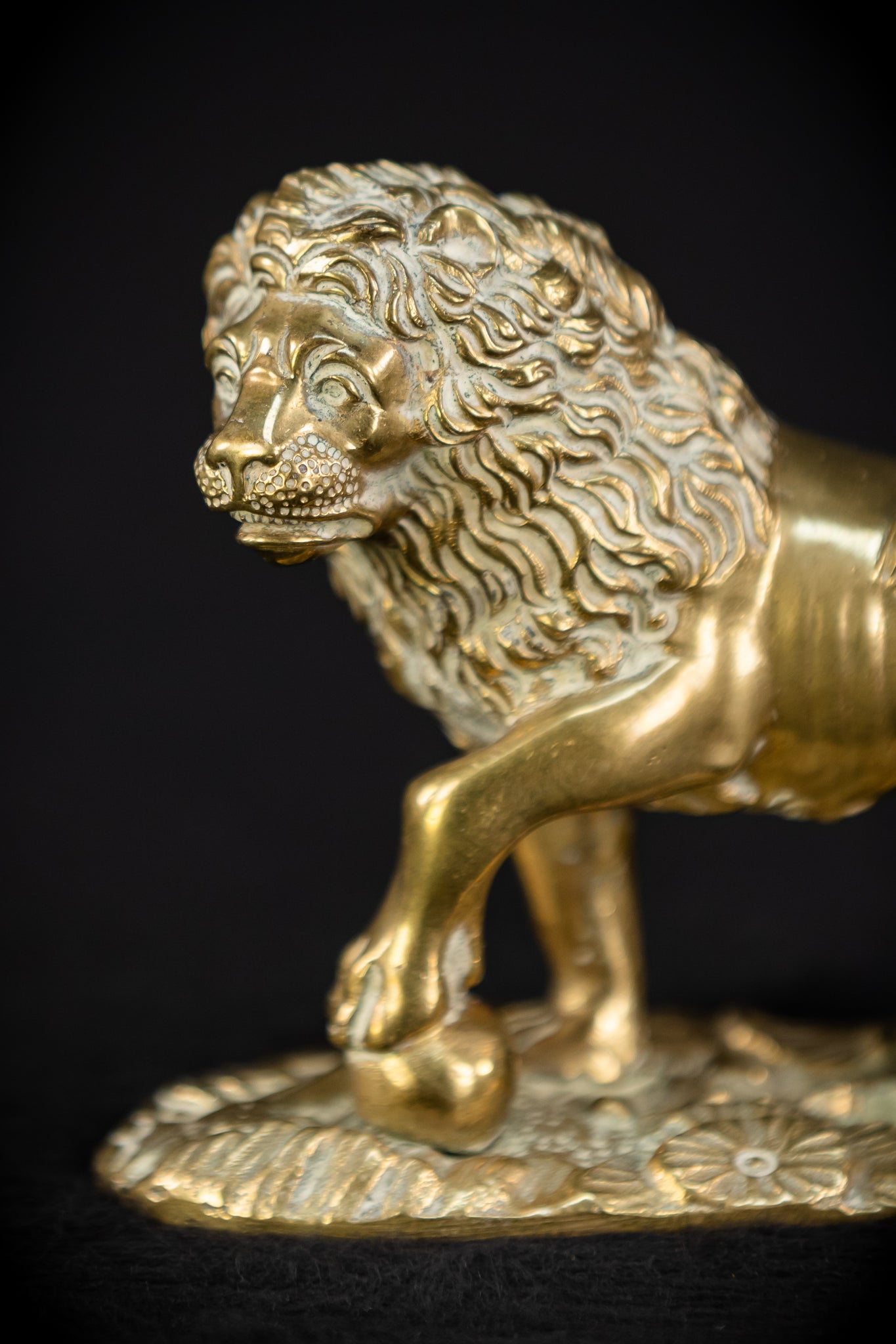 Bronze Lion Statue | Antique 1700s | 4.7"/ 12 cm