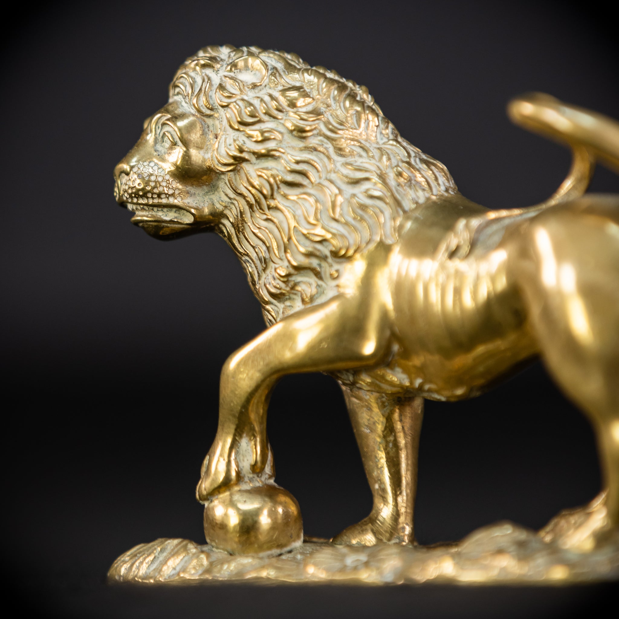 Bronze Lion Statue | Antique 1700s | 4.7"/ 12 cm