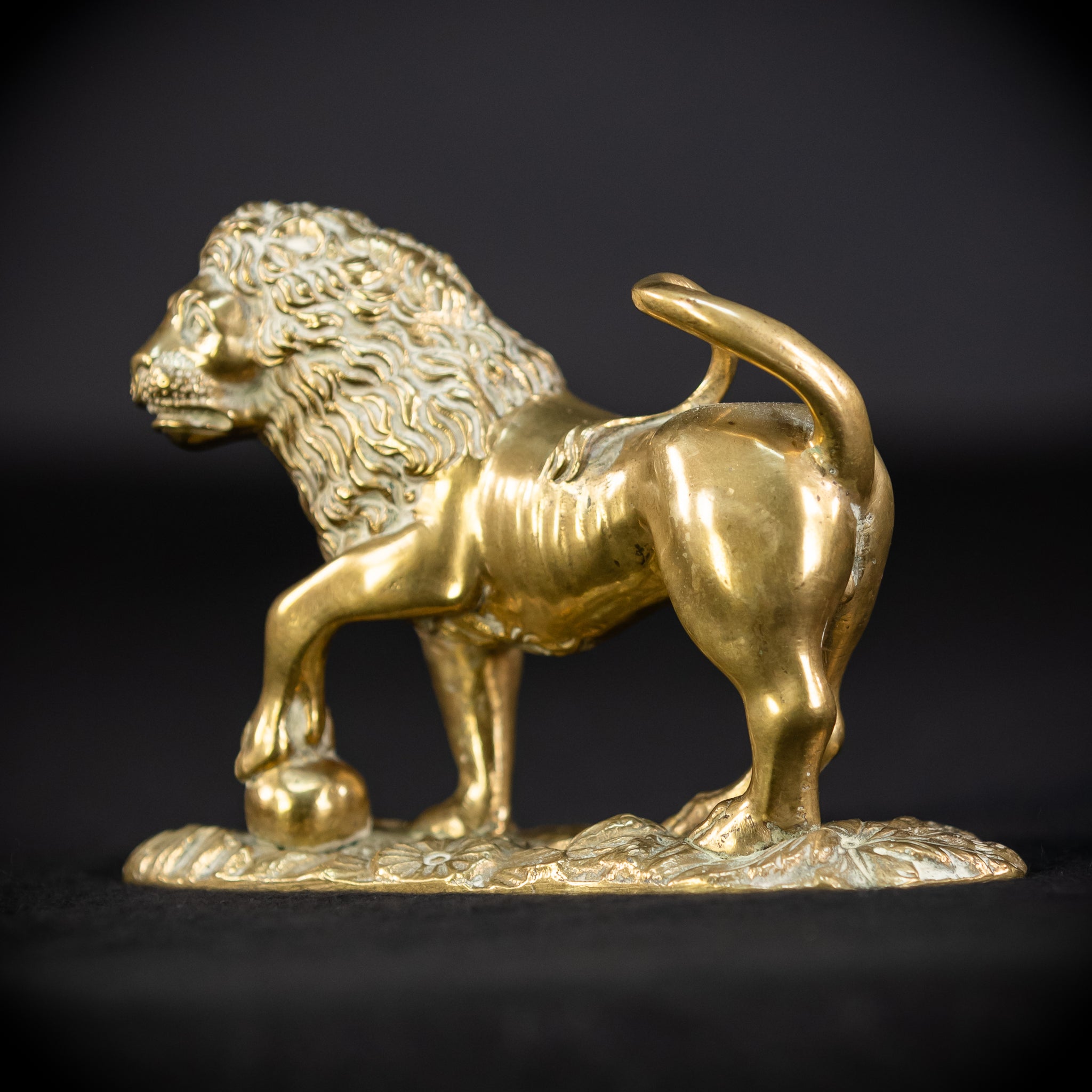 Bronze Lion Statue | Antique 1700s | 4.7"/ 12 cm