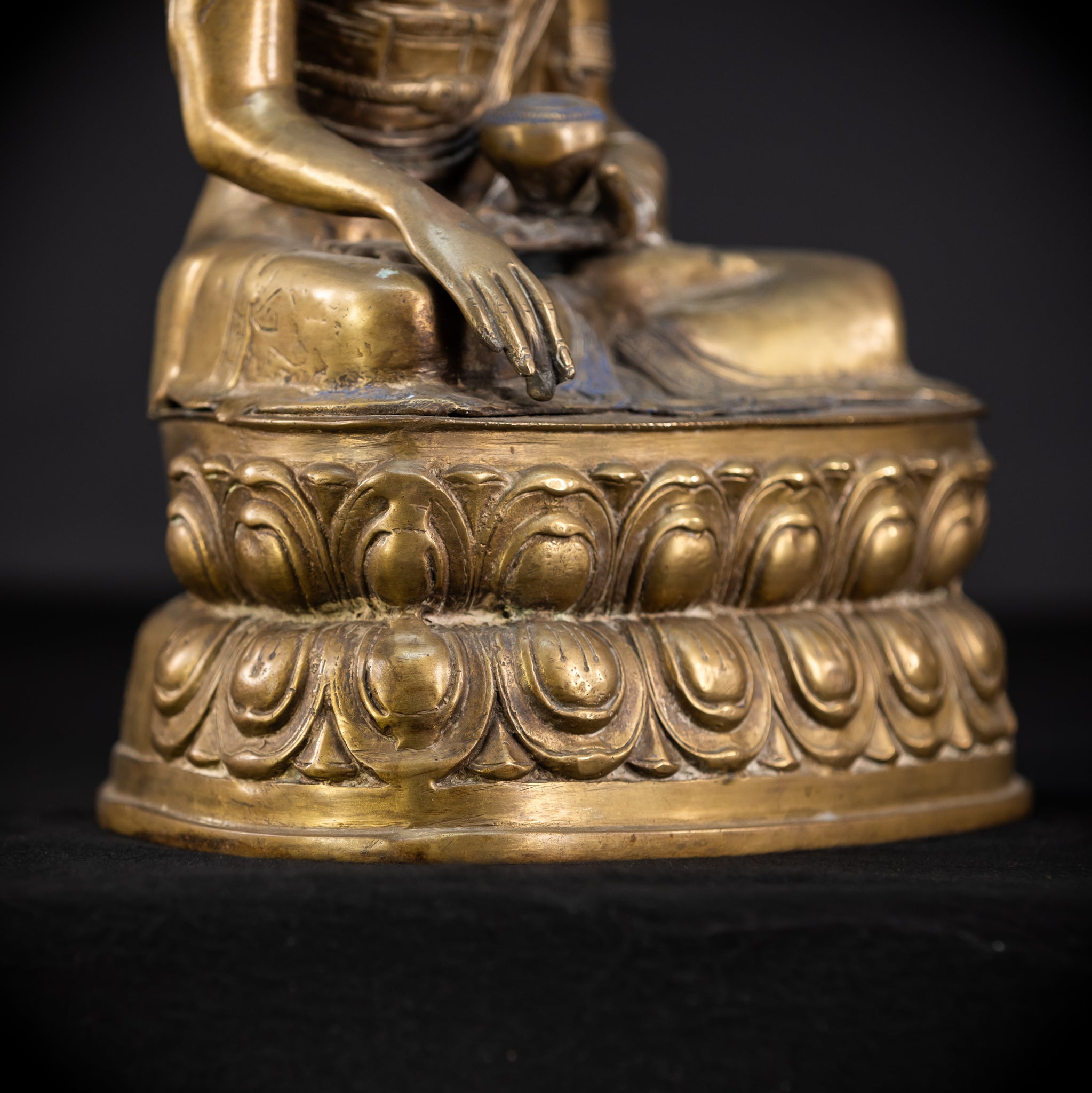 Guatama Buddha Bronze Statue 1800s | 16.2"