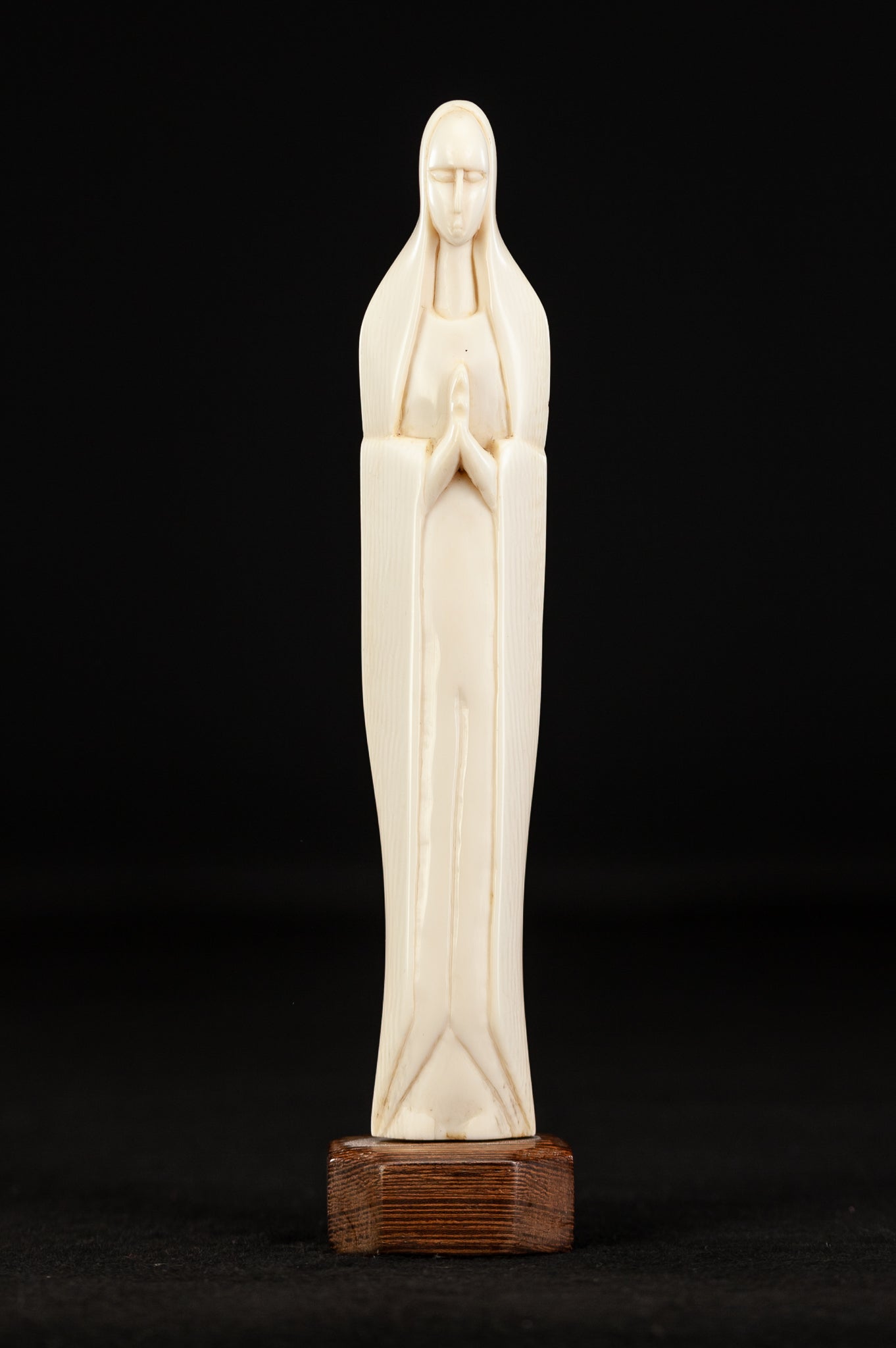 Virgin Mary Dieppe Carving Statue