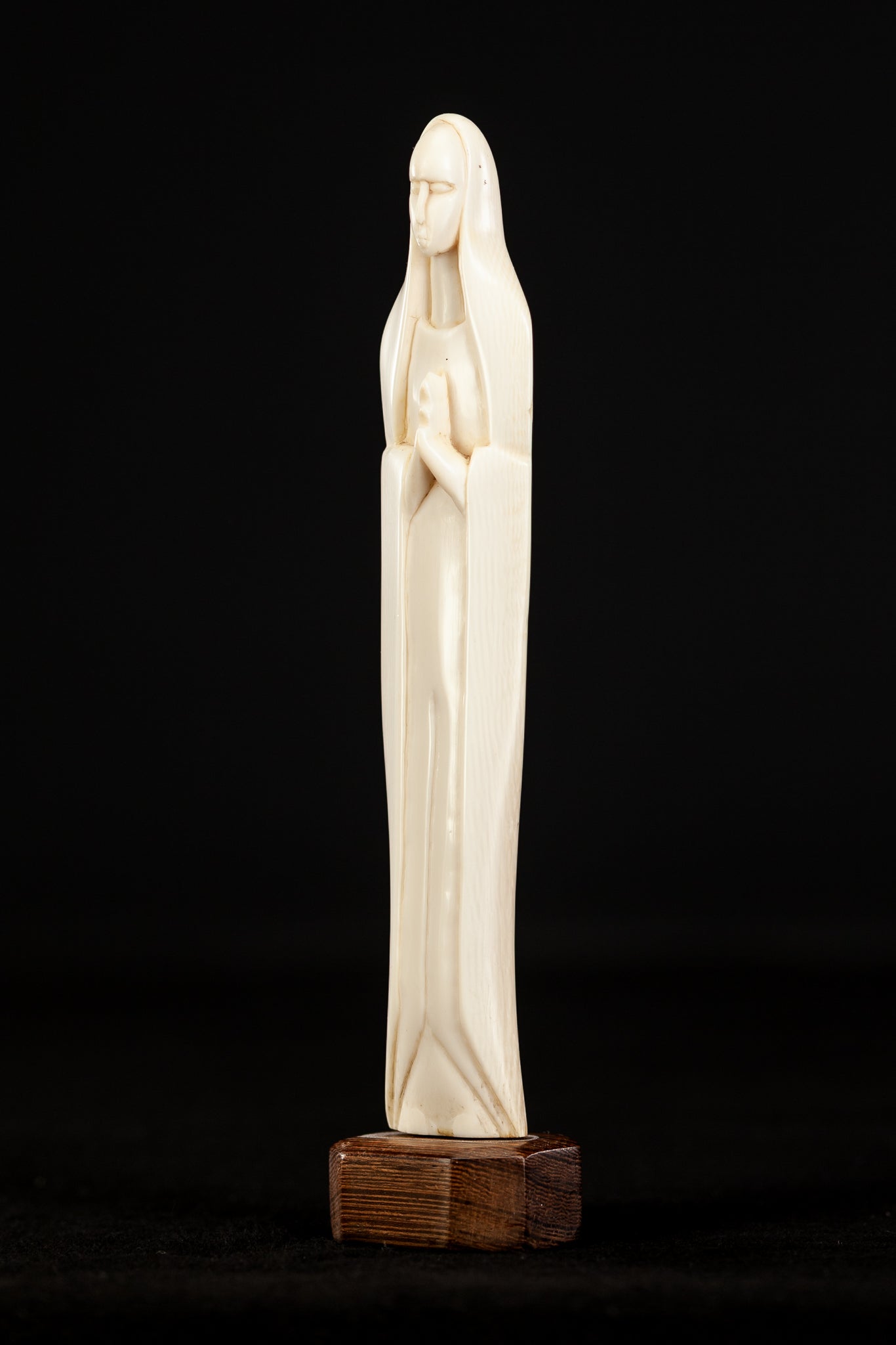 Virgin Mary Dieppe Carving Statue