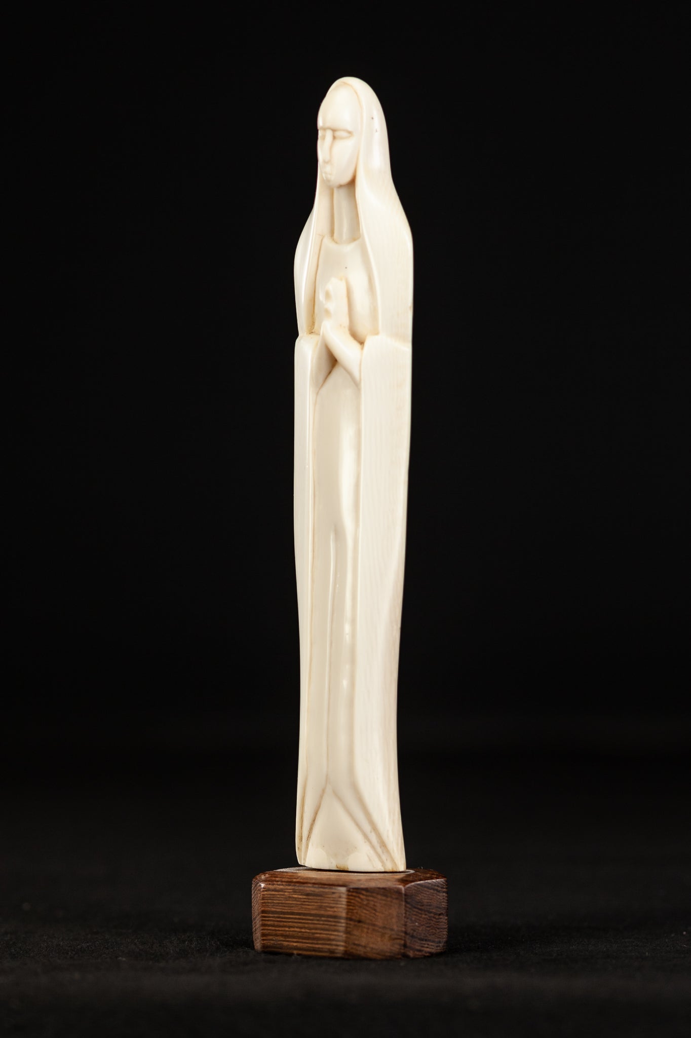 Virgin Mary Dieppe Carving Statue