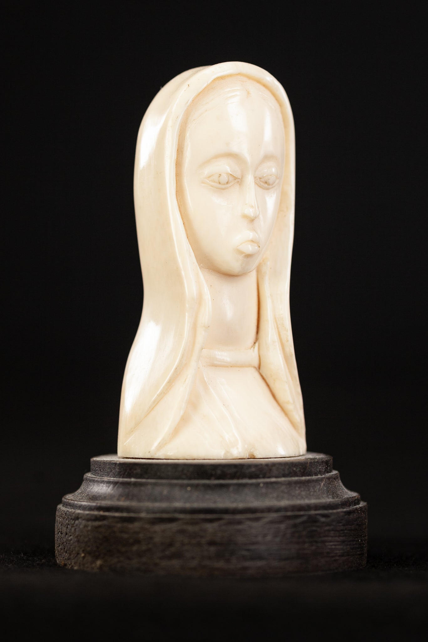 Virgin Mary Dieppe Carving Statue