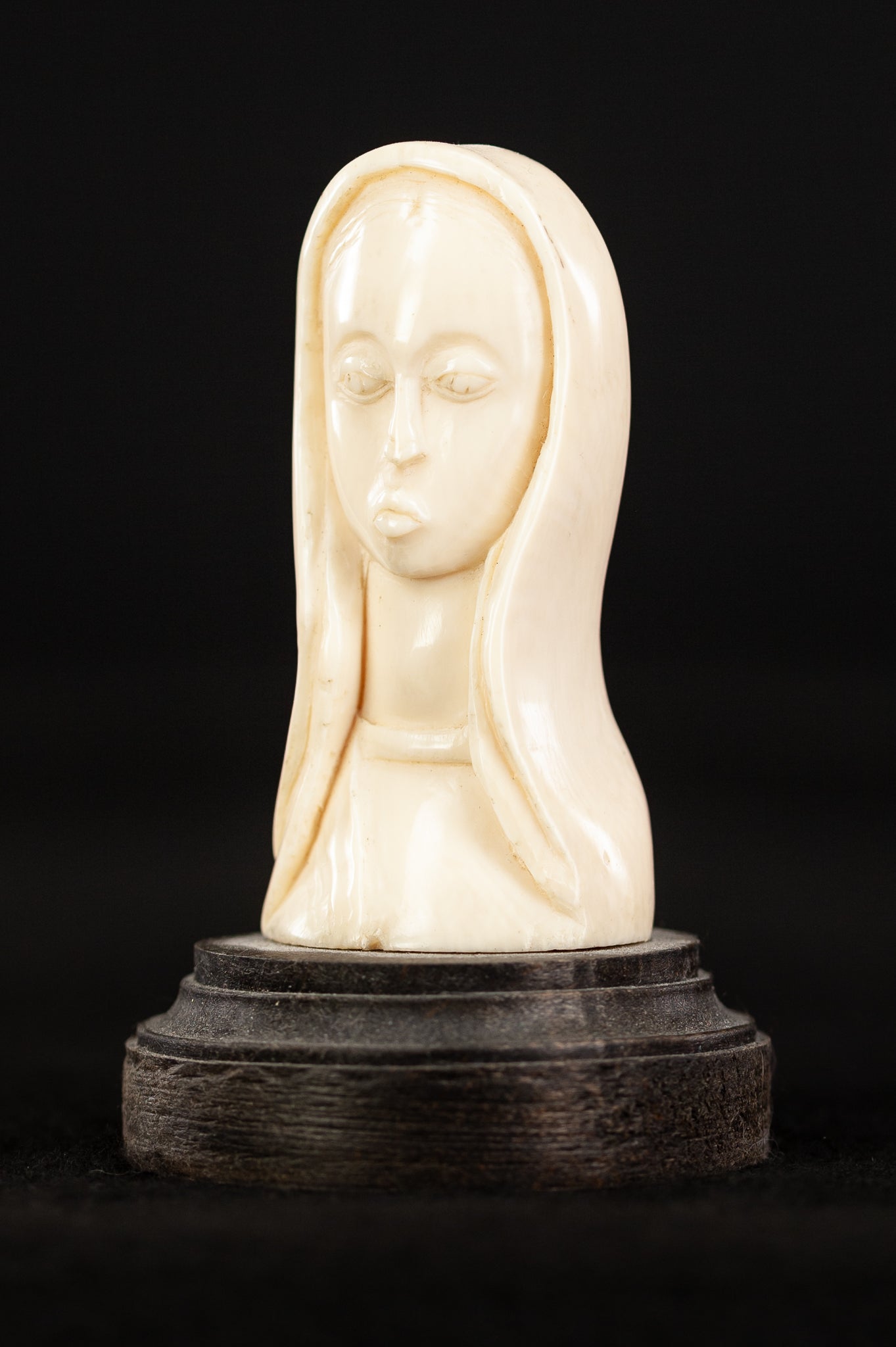 Virgin Mary Dieppe Carving Statue