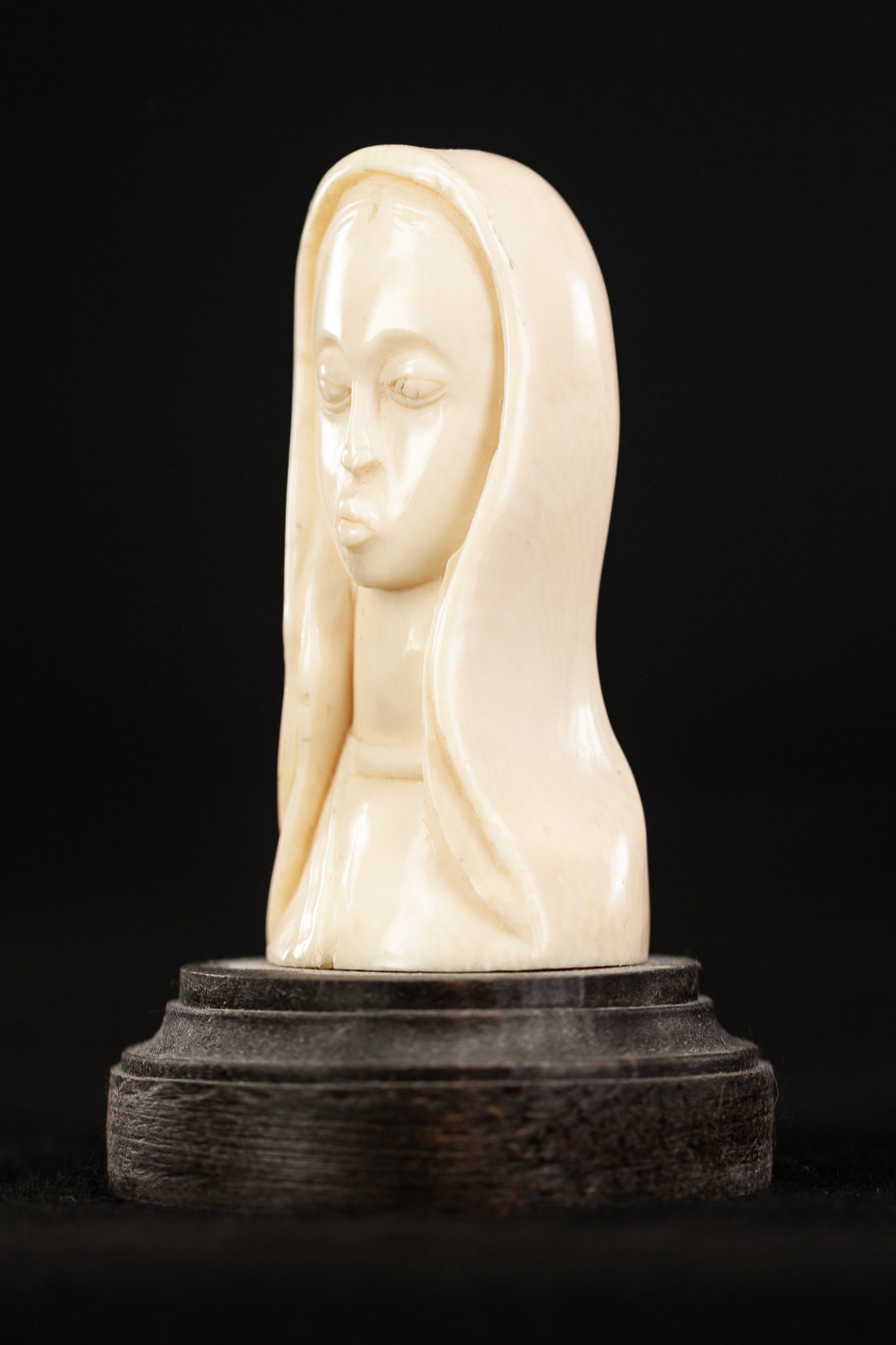 Virgin Mary Dieppe Carving Statue