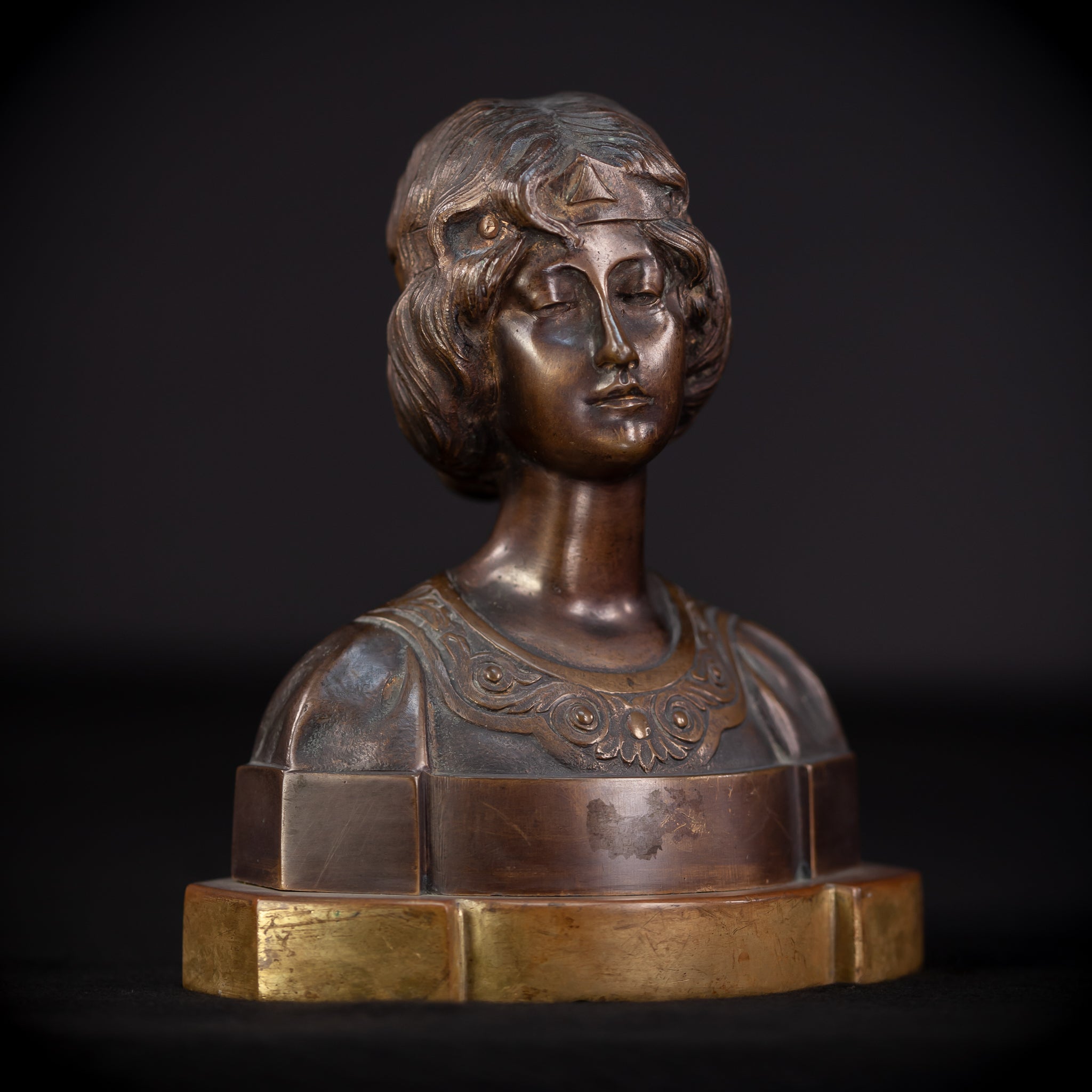 Art Nouveau Girl Bronze Sculpture | 6.7"
