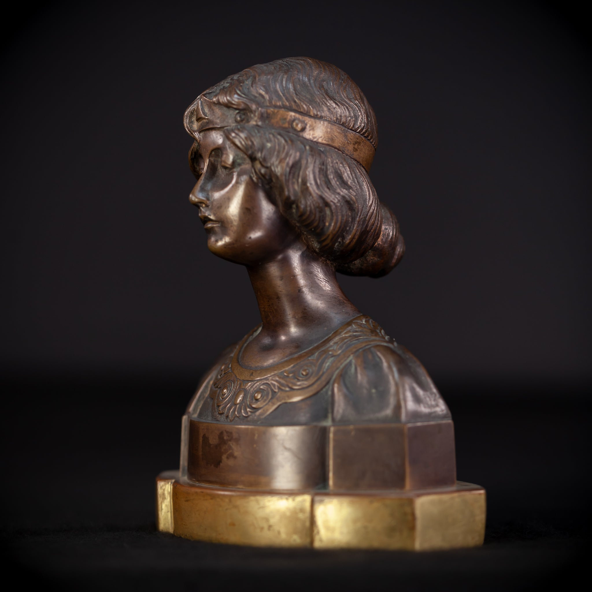 Art Nouveau Girl Bronze Sculpture | 6.7"