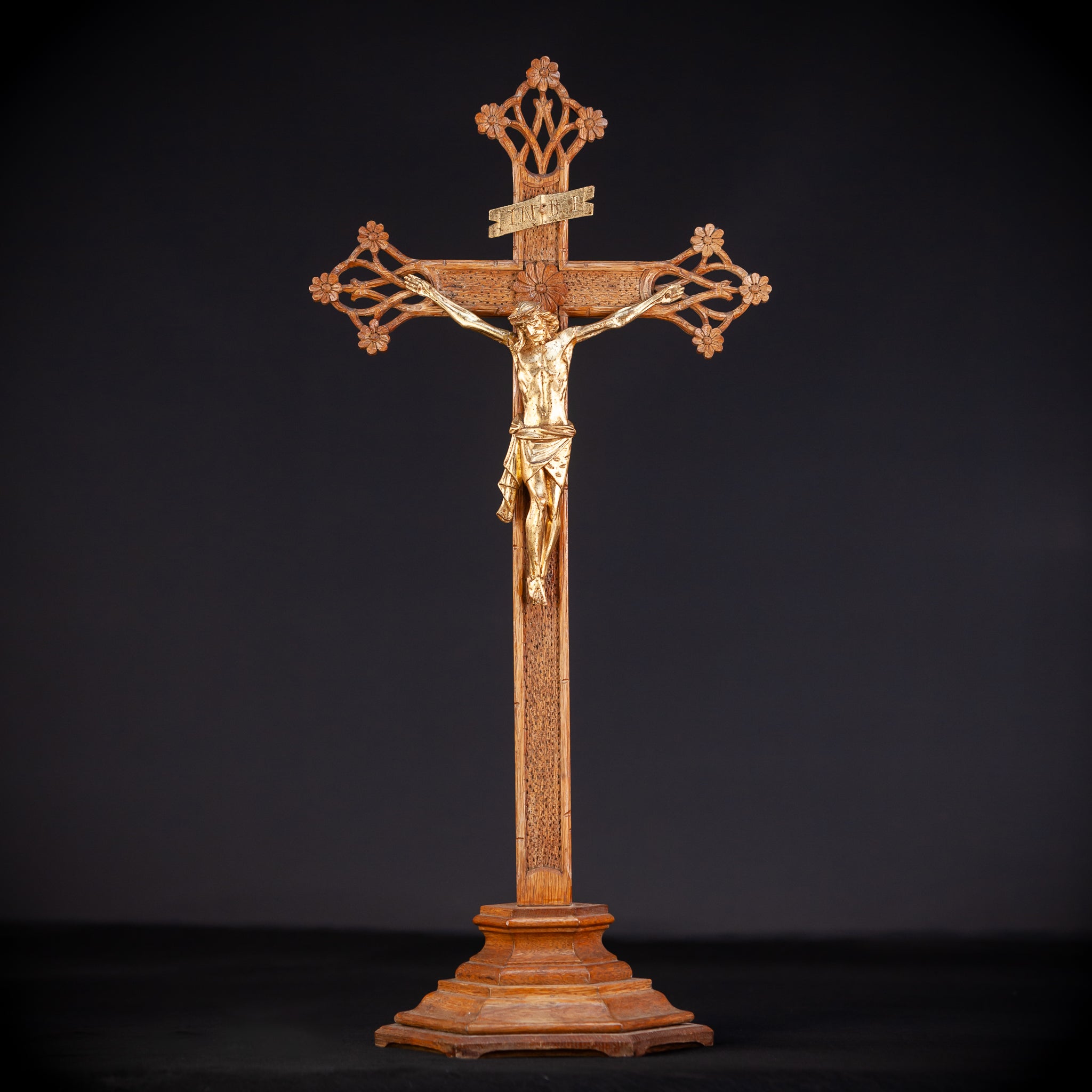Altar Crucifix with Carved Corpus Christi | 22.8" / 58 cm
