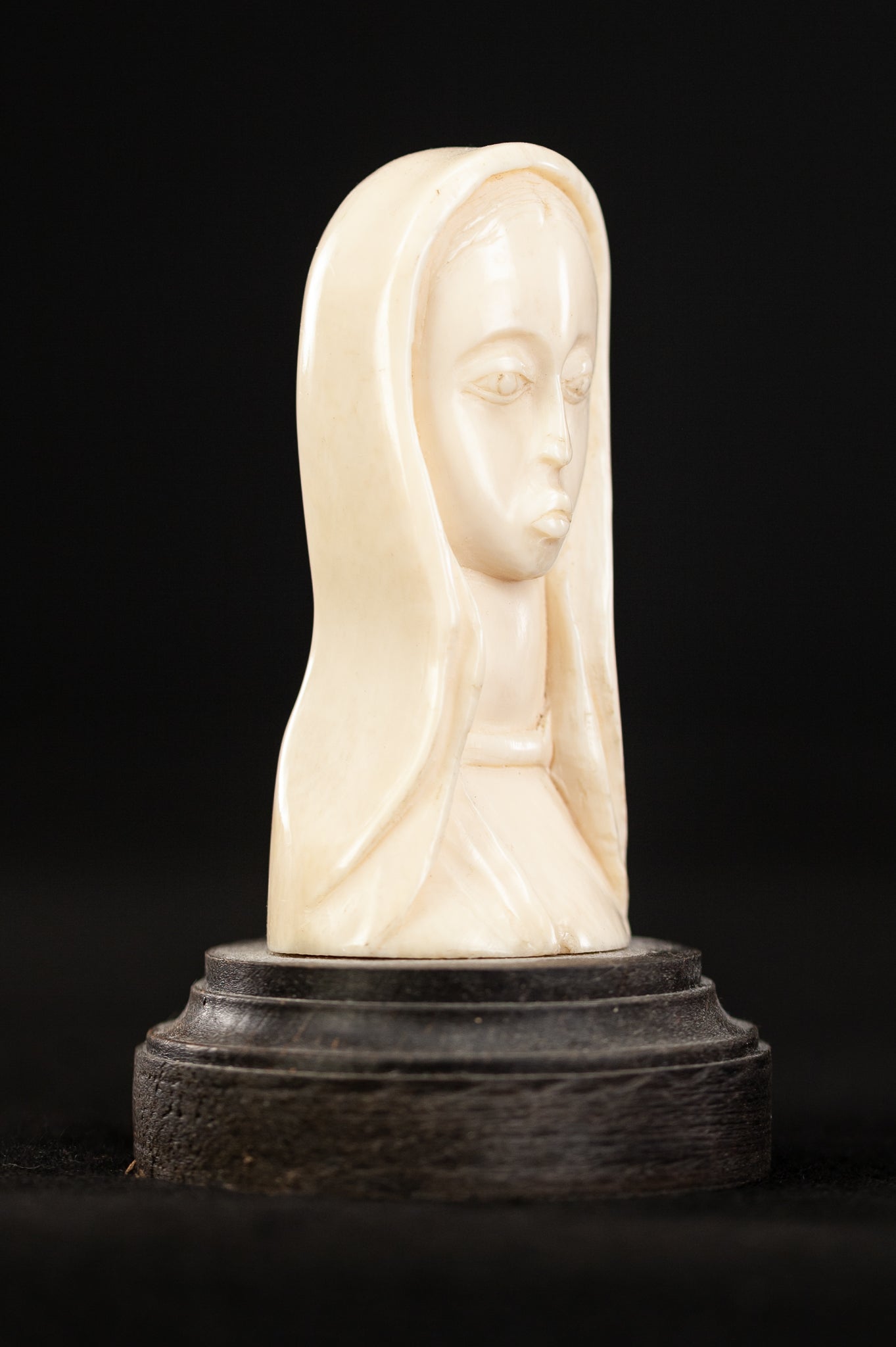 Virgin Mary Dieppe Carving Statue