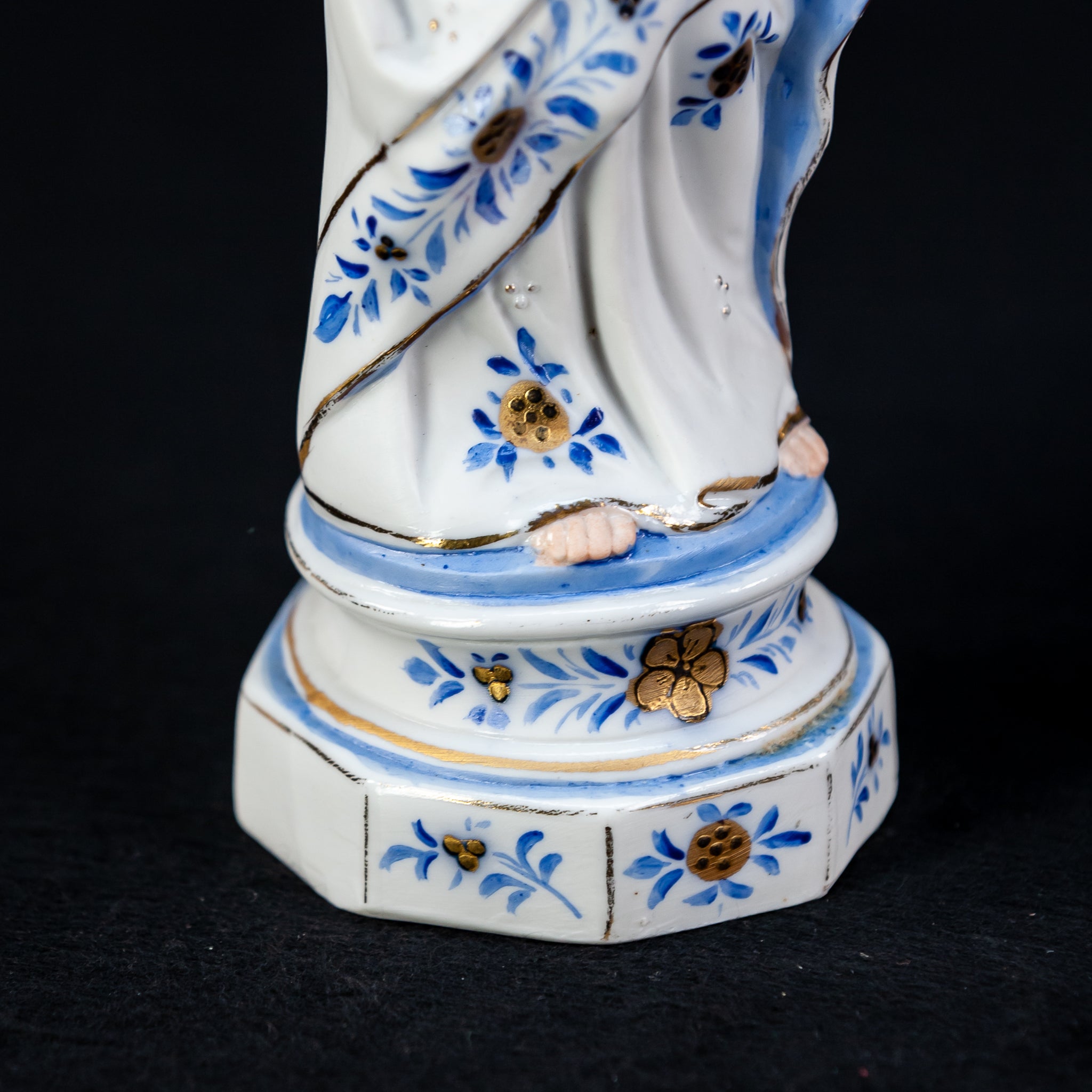 Jesus Sacred Heart Porcelain Statue 10.4"