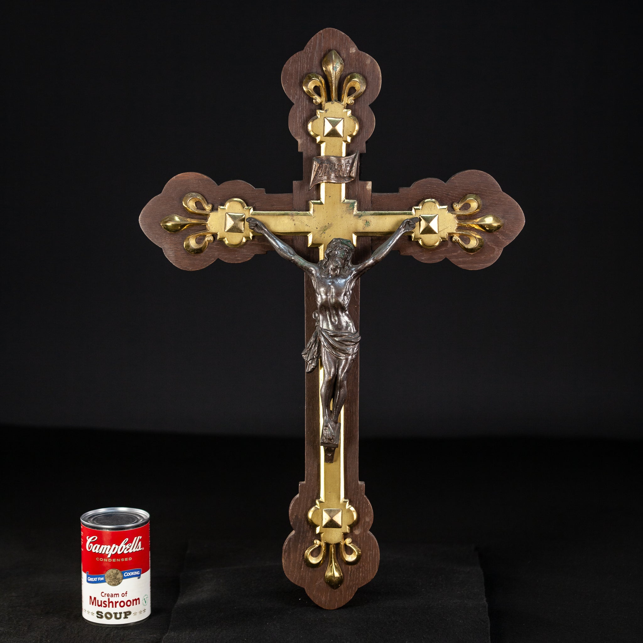 Crucifix Wall | Crucifixion Fleur De Lis 22"